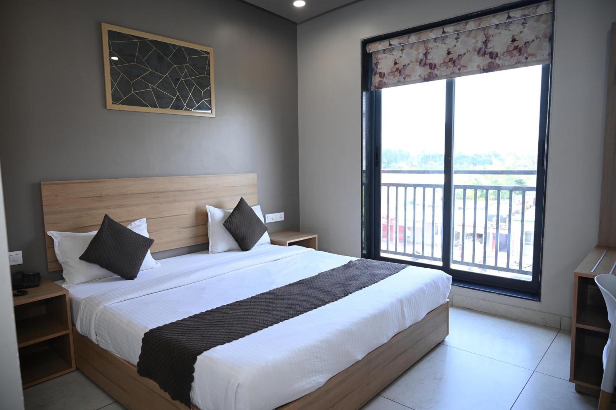 Sheer Bliss Hotel Udaipur Exterior photo